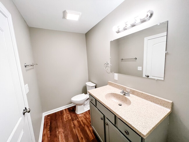 Bathroom - 801 Poplar Ave Unit B
