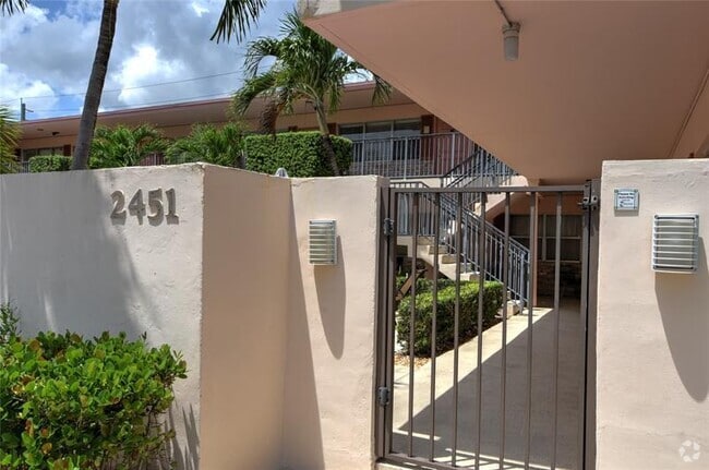 Building Photo - 2451 NE 49th St Unit 107 Rental