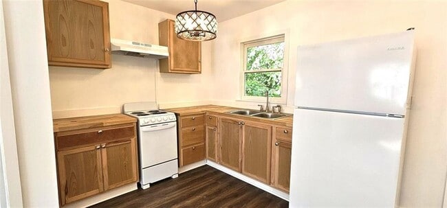 Photo - 3230 W Shadowlawn Ave NE