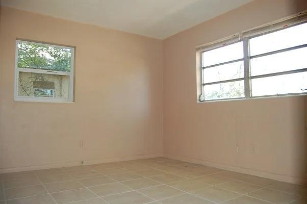 Photo - 1016 Herschell St
