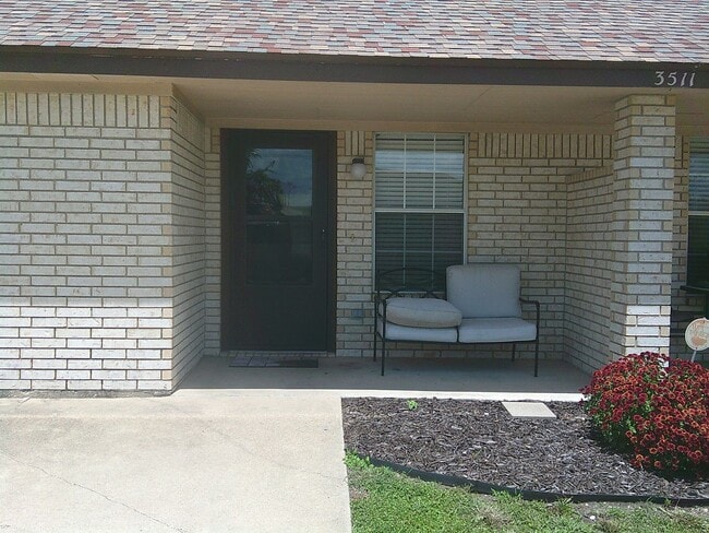 Building Photo - 3511 Westwood Dr Unit B