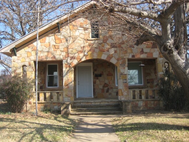Building Photo - 509 S Center St Rental