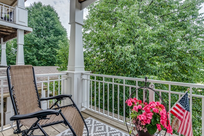1 BR, 1 BA - 733SF