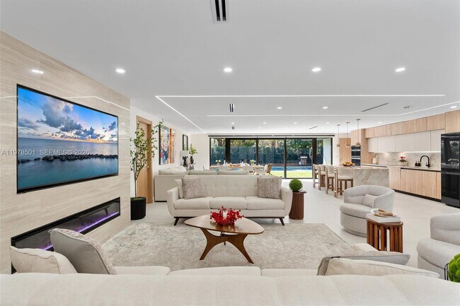 Photo - 4000 N Circle Dr