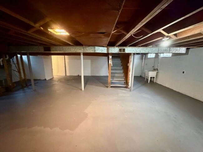 Photo - 3 Bedroom 1 and 1/2 Bath Home for Lease. Welcome Section 8 Call 313-429-3244 KPM Detroit