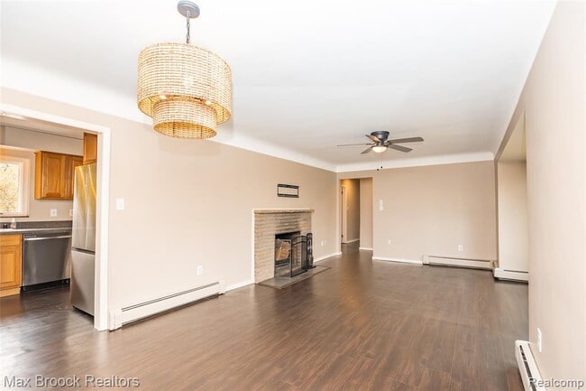 Photo - 16239 Madoline St