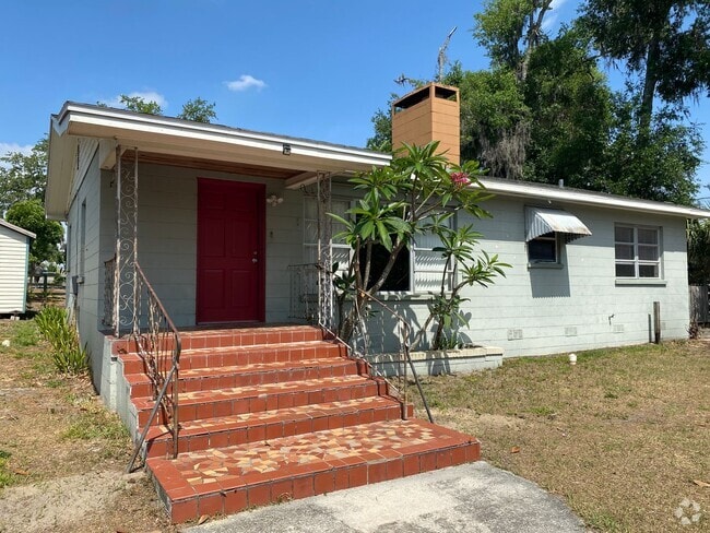 Building Photo - Inviting 2-Bedroom Home in Central Lakelan...