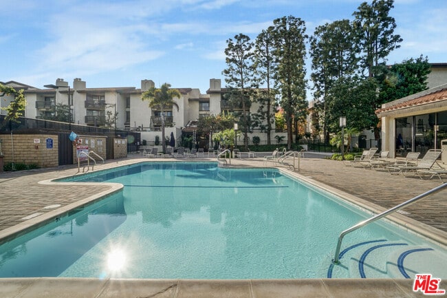 Photo - 8515 Falmouth Ave Unidad 217