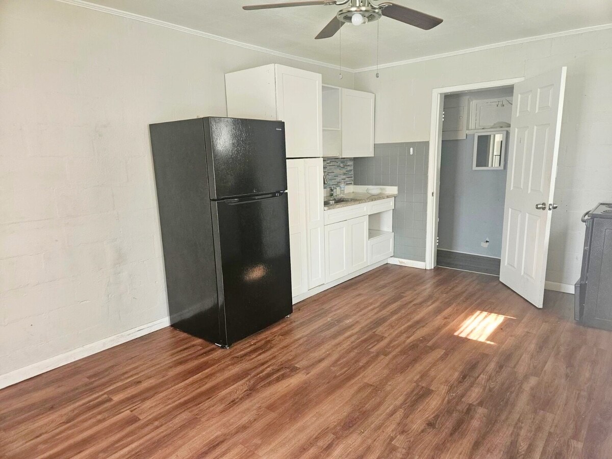 Photo - 8215 Stoner Rd