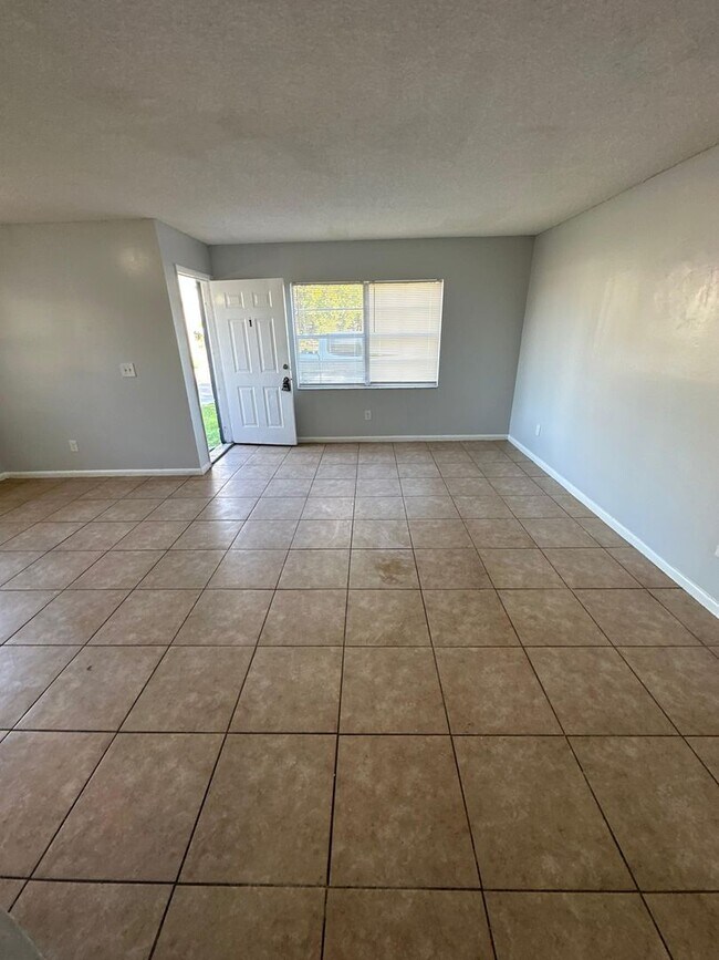 Photo - 712 Eaverson St Unidad 1