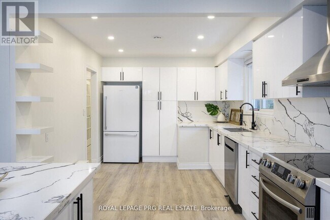 Photo - 263 Cook St