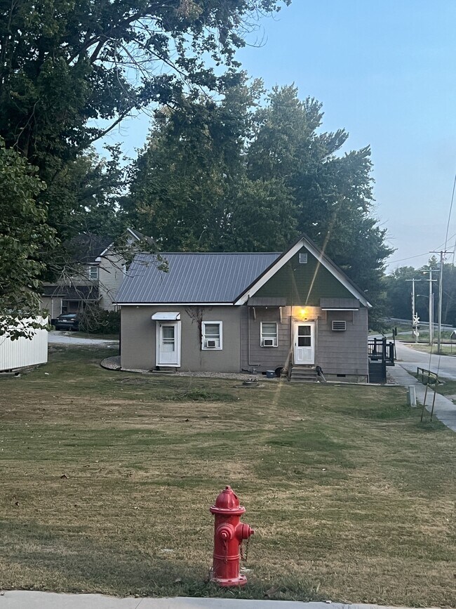 Photo - 10065 Main St Unidad 2