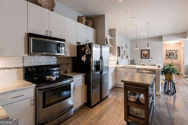 Photo - 5300 Peachtree Rd Unidad 3205