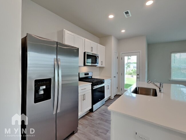 Photo - 224 Starlight St