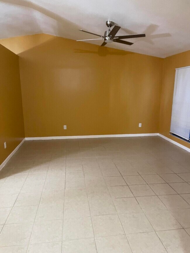 Photo - 601 NW Archer Ave