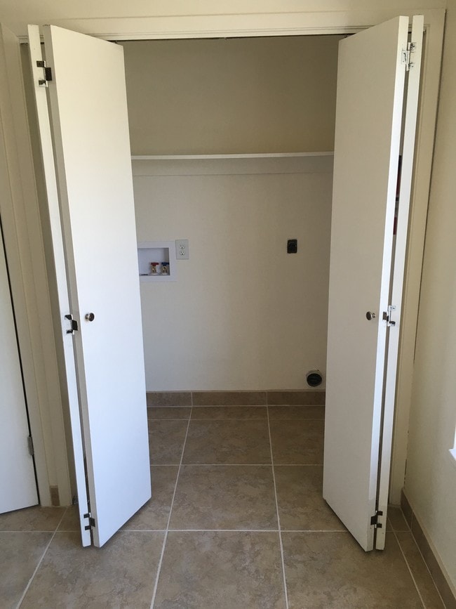 Photo - Twin Pines Apartments