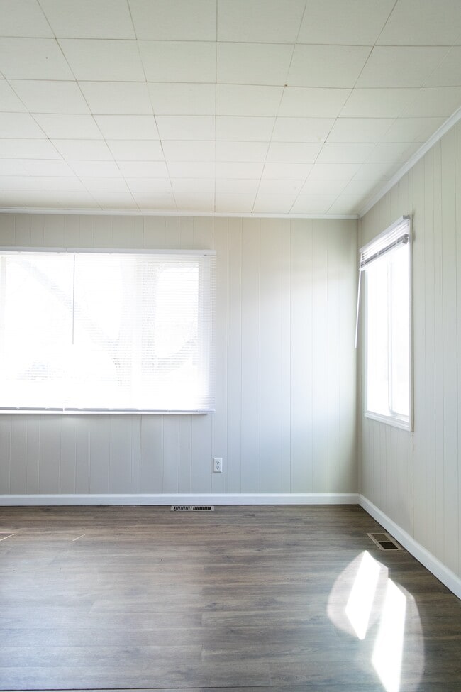 Photo - 2373 Vale Dr