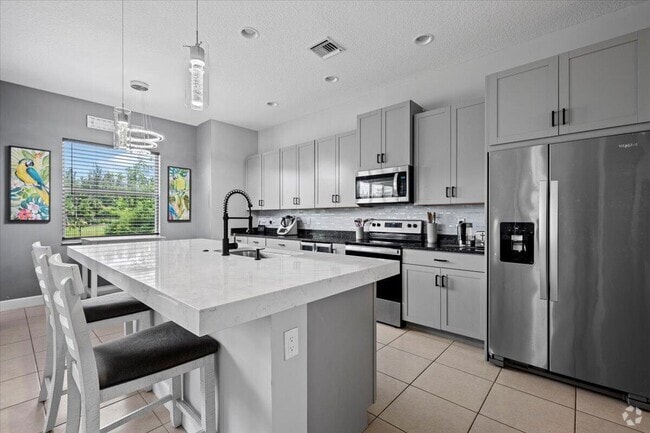 Building Photo - 15406 Goldfinch Cir Rental