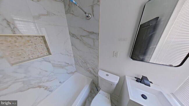 Photo - 3331 N Howard St