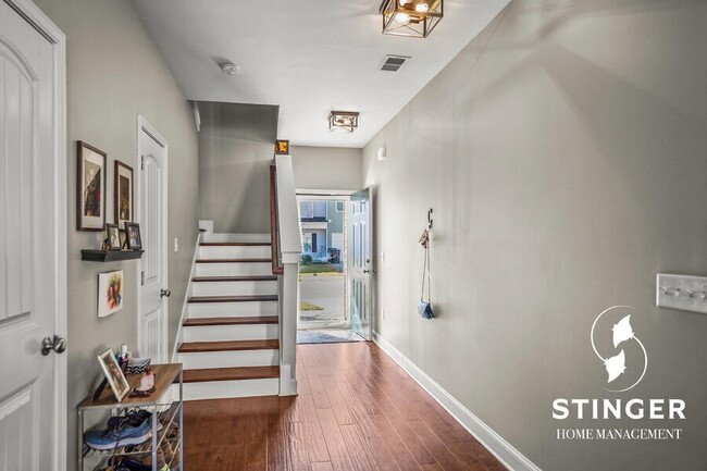 Photo - 332 Dante Cir