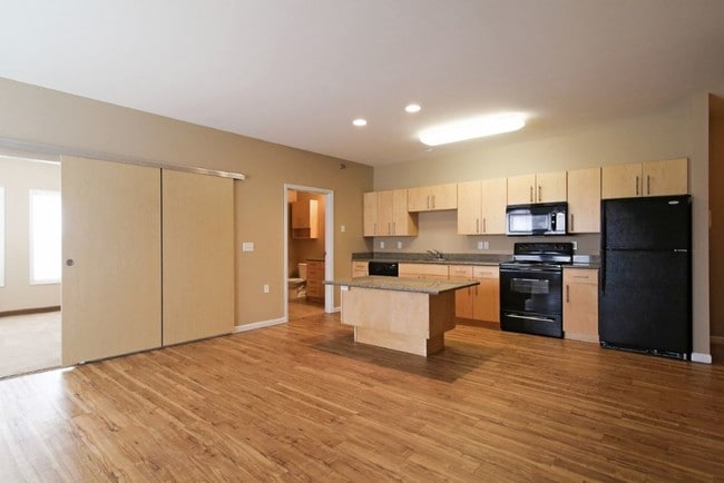 Photo - Mandan Place Apartments