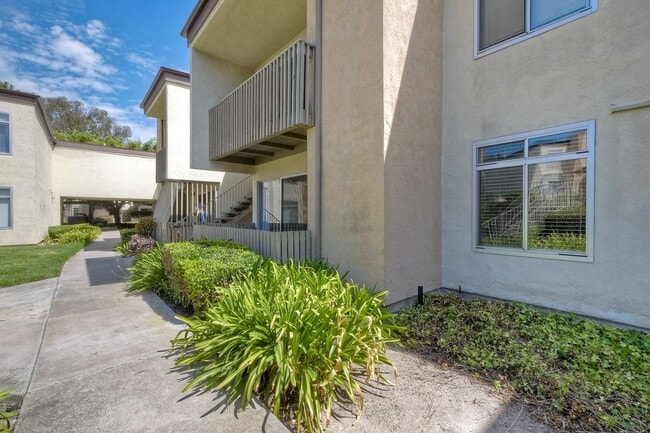 Photo - 432 Edgehill Ln
