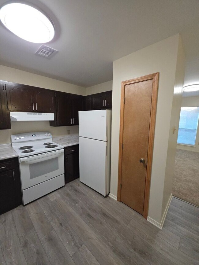 Photo - 1009-1023 W. 12TH Unit 1023 W 12th St