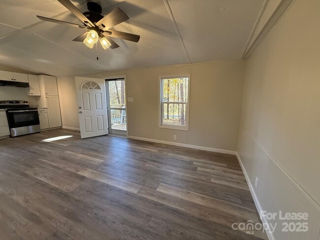 Photo - 161 Longbranch Rd