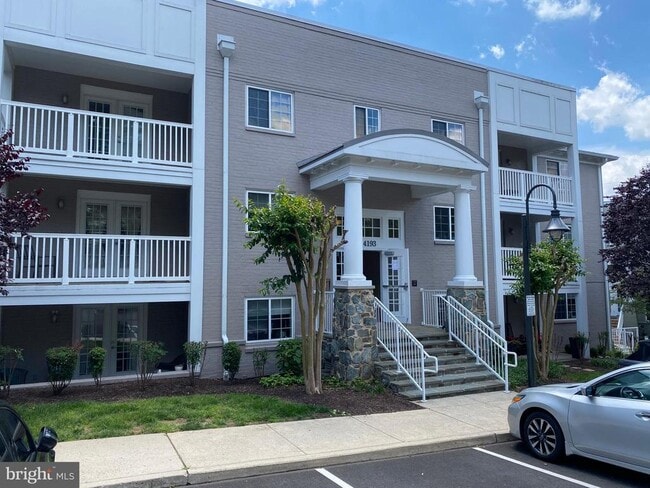 Photo - 4193 S Four Mile Run Dr Apartment Unit 103