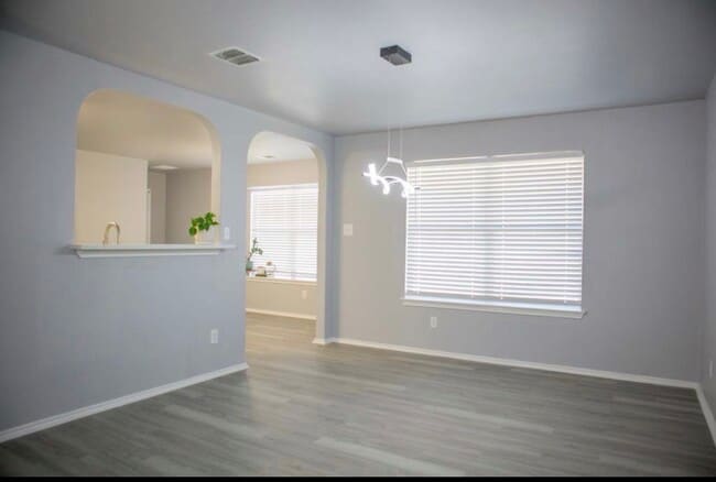 Photo - 9135 Granite Woods