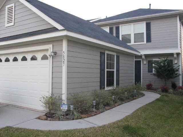 Photo - 5827 Silver Oak