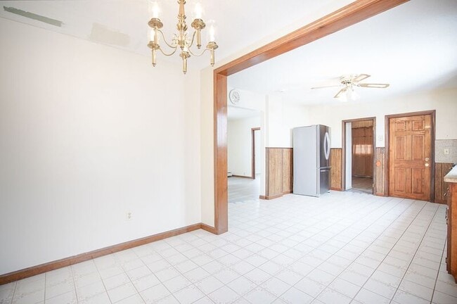 Photo - 13 1/2 Weston Street Unit 1