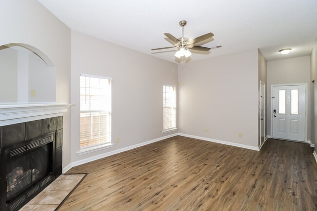 Photo - 2807 Maggie Woods Ln