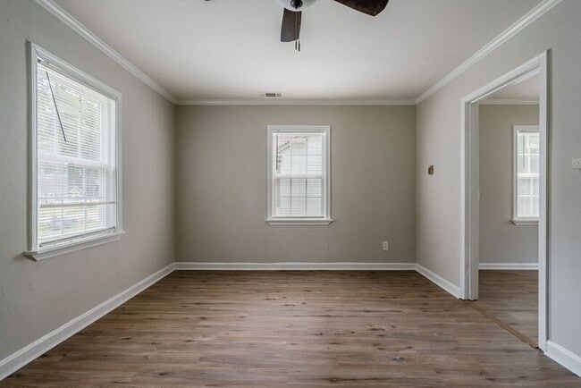 Photo - 3565 Wilshire Rd