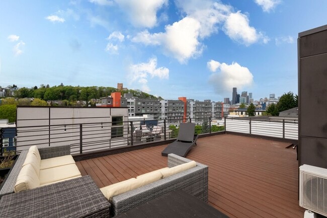 Building Photo - Stylish 3BR Townhome Near Judkins Park | Huge Rooftop Deck & Parking!