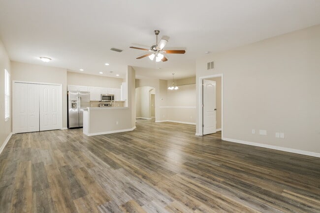 Photo - 13417 Silvercreek Dr