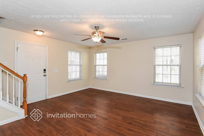 Photo - 566 Windcroft Cir NW