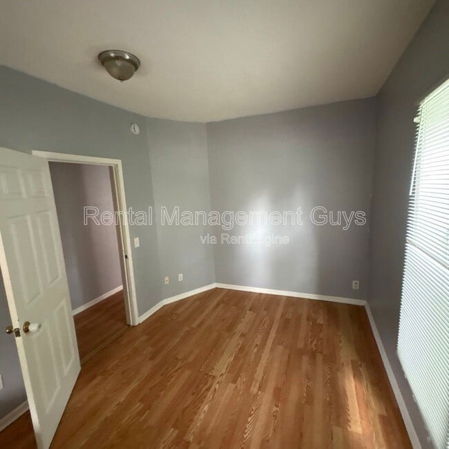 Photo - 2314 N Sheridan Ave Unit 1