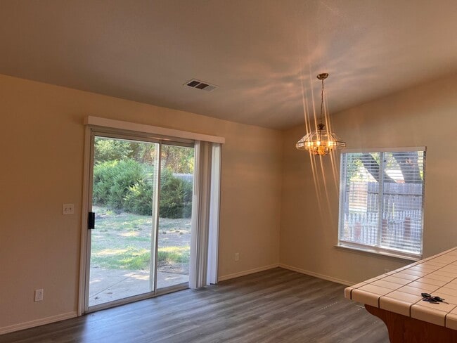 Photo - 4 Bedroom Home With Pool!