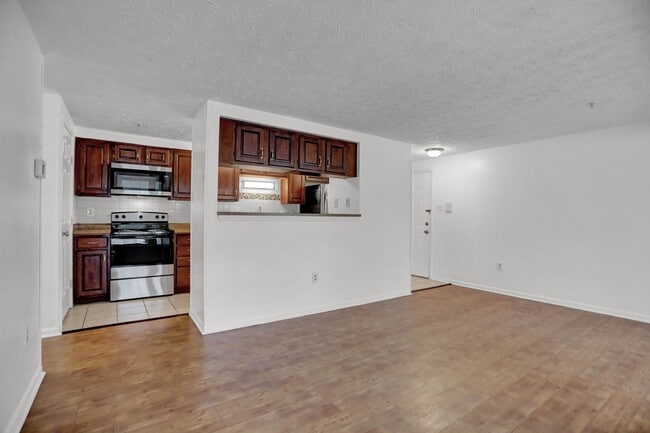 Photo - Large 2 Bedroom 2 Bath Ground Floor Condo ... Unidad A