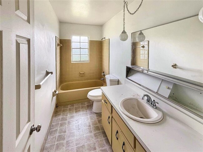 Photo - 590 Belltower Ave