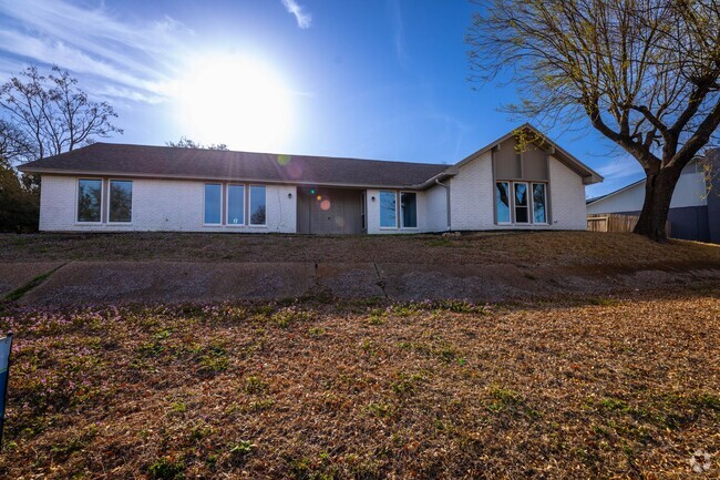 Building Photo - Woodway Dream Rental