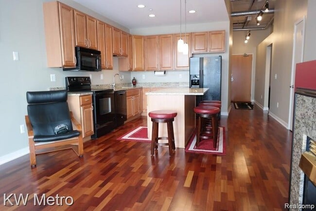 Photo - 350 N Main St Unit 608