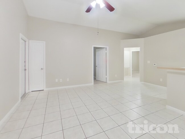Photo - 3234 Kelling St