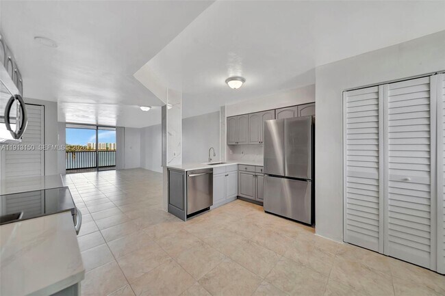 Photo - 117 Lake Emerald Dr Unit 408