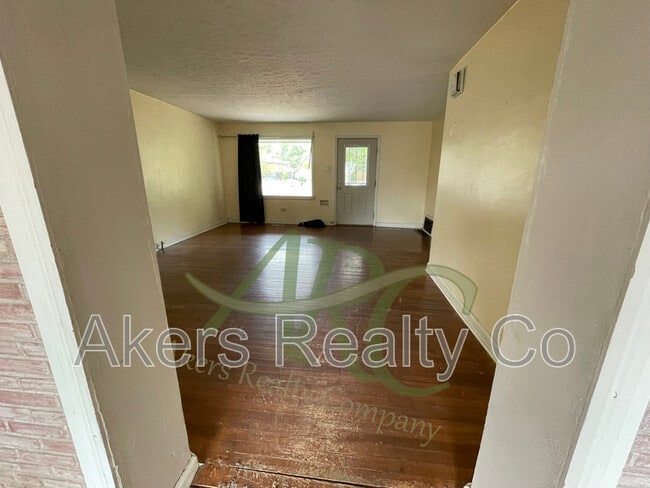 Photo - 2210 Court St