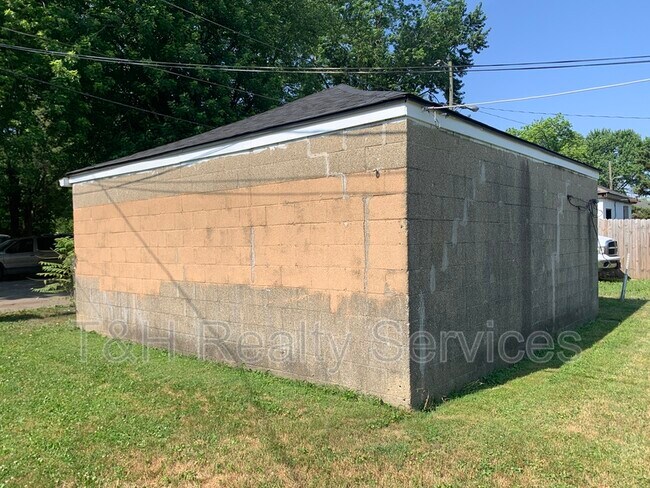 Photo - 3019 Meredith Ave