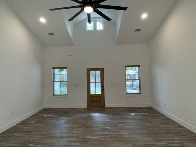 Photo - 1321 Cedar Ave S