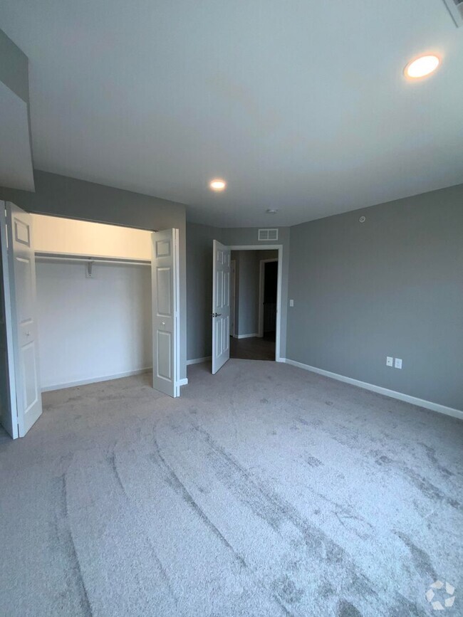 Building Photo - 200 Larkspur Ln Unit 200 LARKSPUR LANE #104 Rental