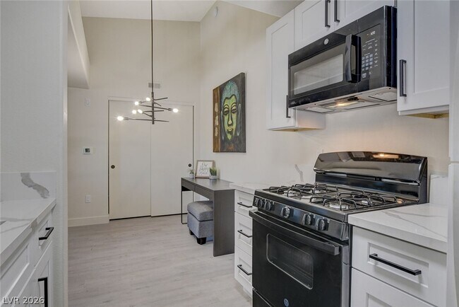 Photo - 950 Seven Hills Dr Unidad 1422